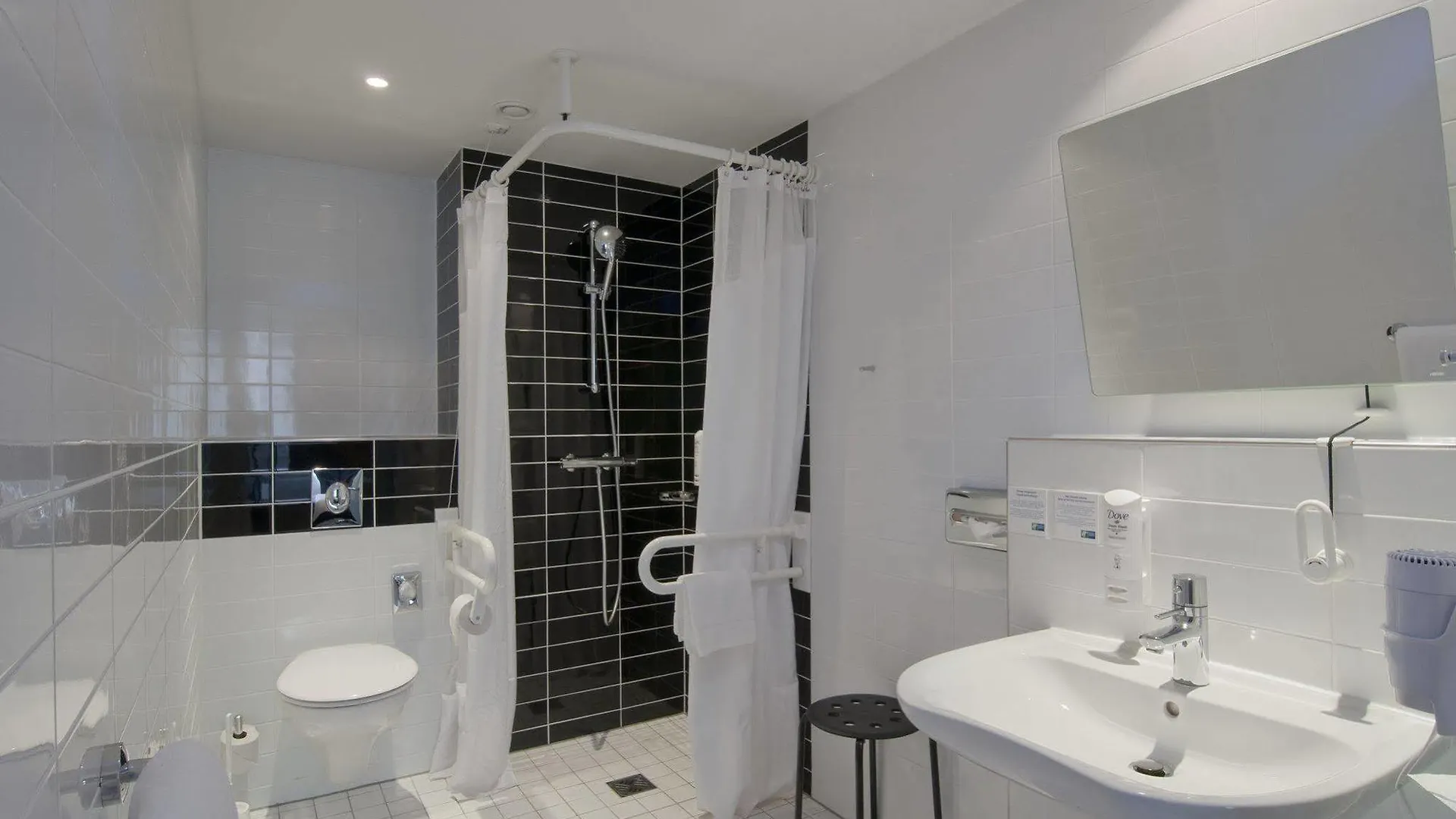 Holiday Inn Express Hamburg - St. Pauli-Messe 3*,  Almanya